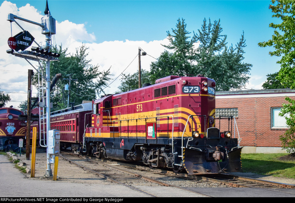 CSRR 573